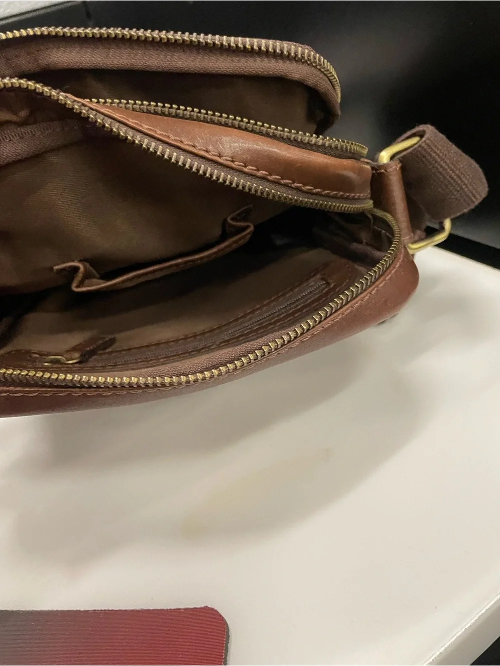 Men's Brown Leather Messenger Crossbody - Slim Everyday Carry